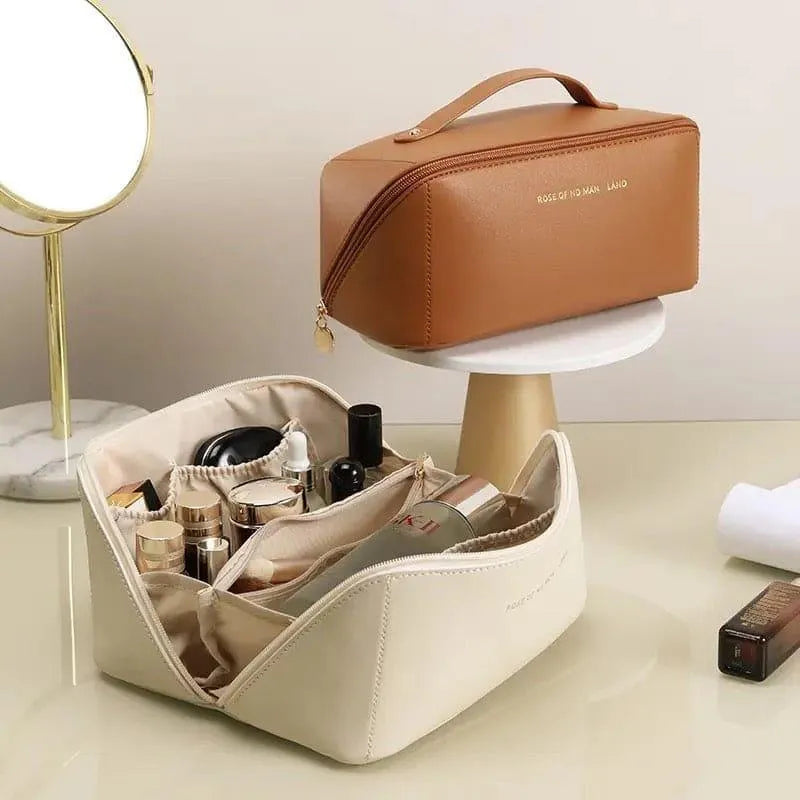Leather Make-up pouch Brown organized storage