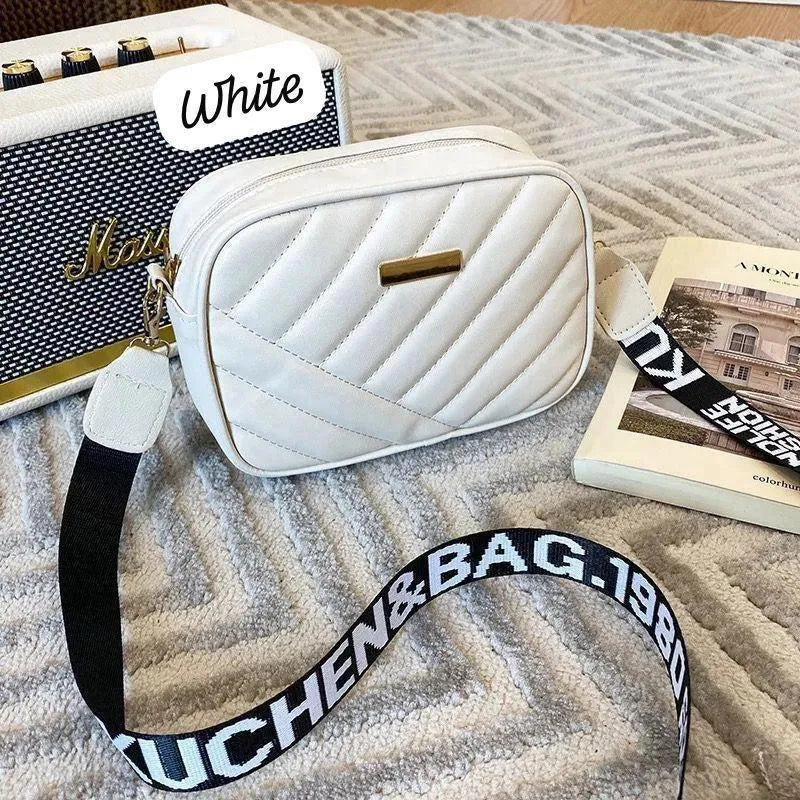 Elegant White Chevron Quilted Crossbody Bag – Chic Streetwear Camera Bag